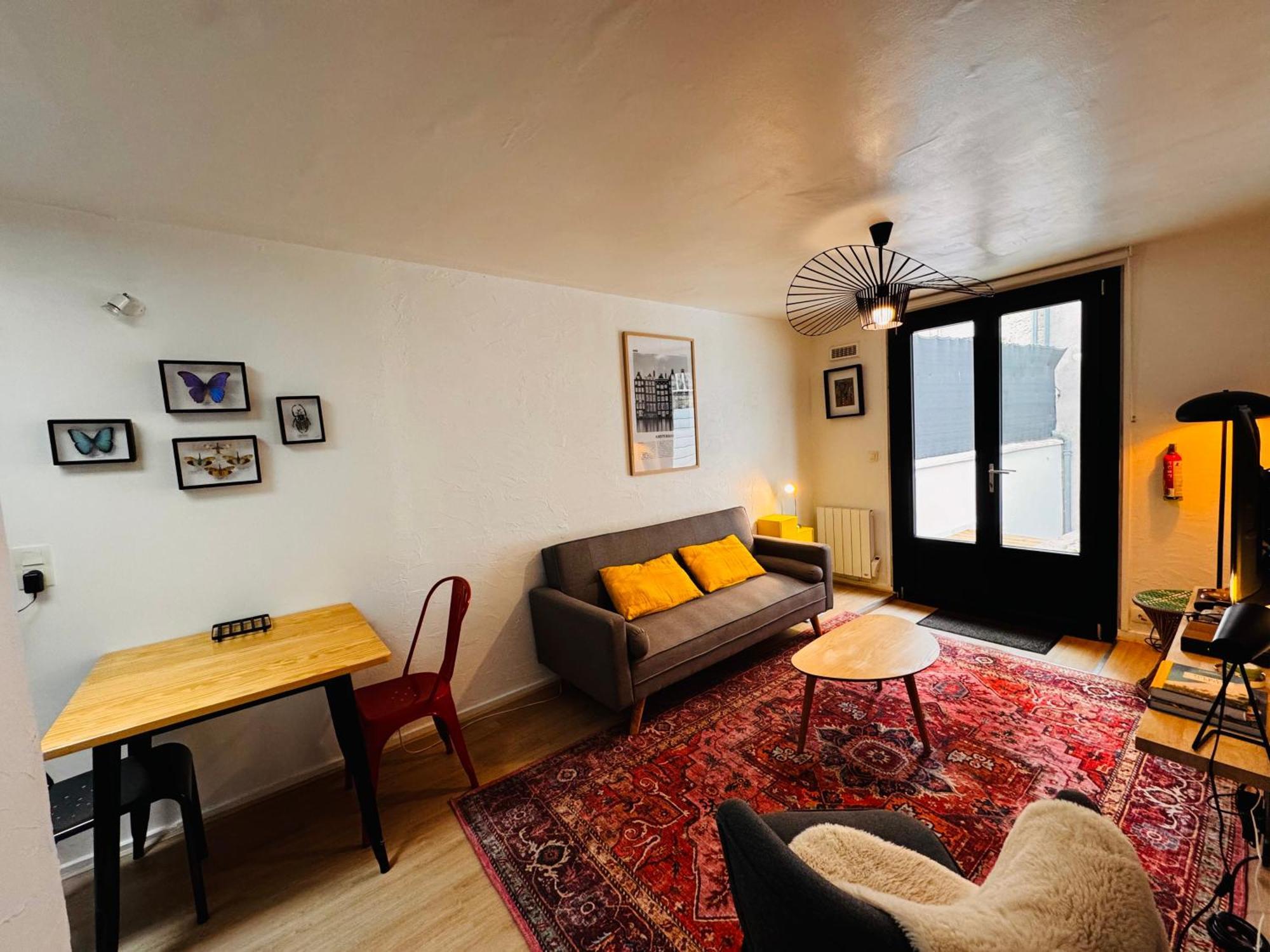 Апартаменты Le Petit Re, Hypercentre, Garage Prive, Terrasse Ньор Экстерьер фото